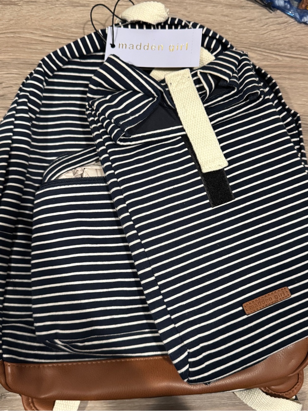 madden girl Navy & White Striped Backpack with Brown Trim & Insulated Lunch Bag